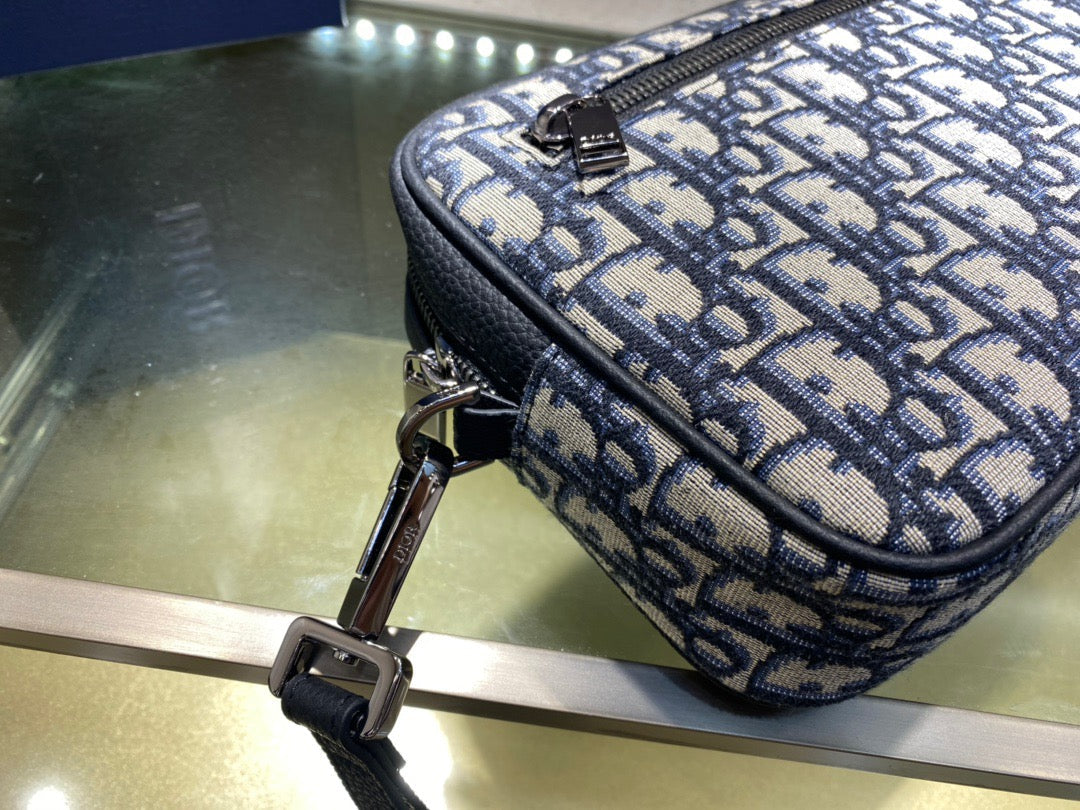 Multicolour Clutch