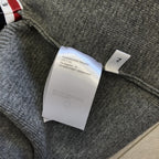 Marineblauer Cardigan mit Ärmelstreifen aus Wolle – Herren