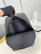 Schwarz-grauer Rucksack