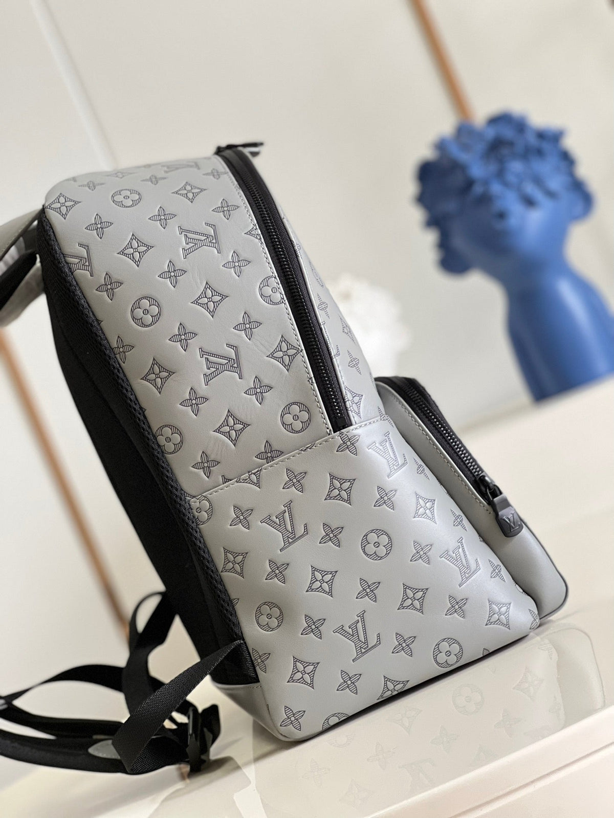 Schwarz-grauer Rucksack