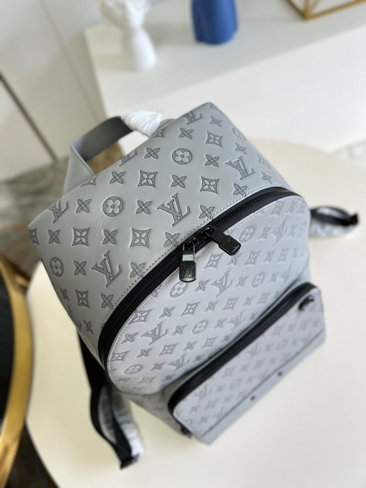 Schwarz-grauer Rucksack