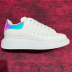 Weiße Turnschuhe