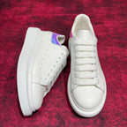 Weiße Turnschuhe