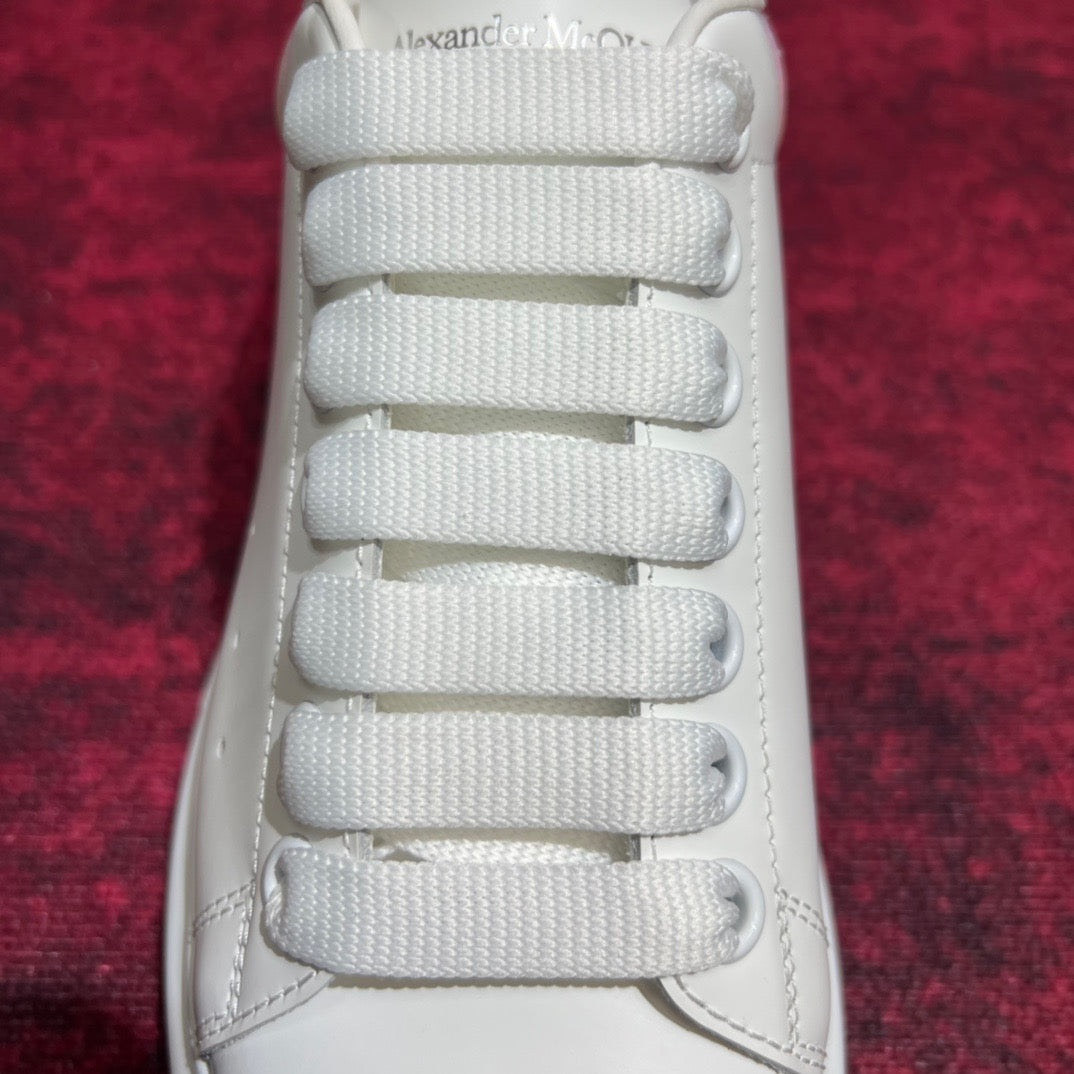 Weiße Turnschuhe