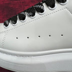Weiße Turnschuhe