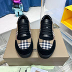 Schwarzer Canvas-Sneaker mit Karomuster – Herren