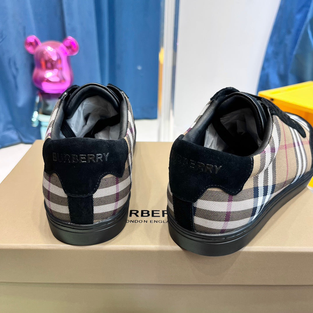 Schwarzer Canvas-Sneaker mit Karomuster – Herren