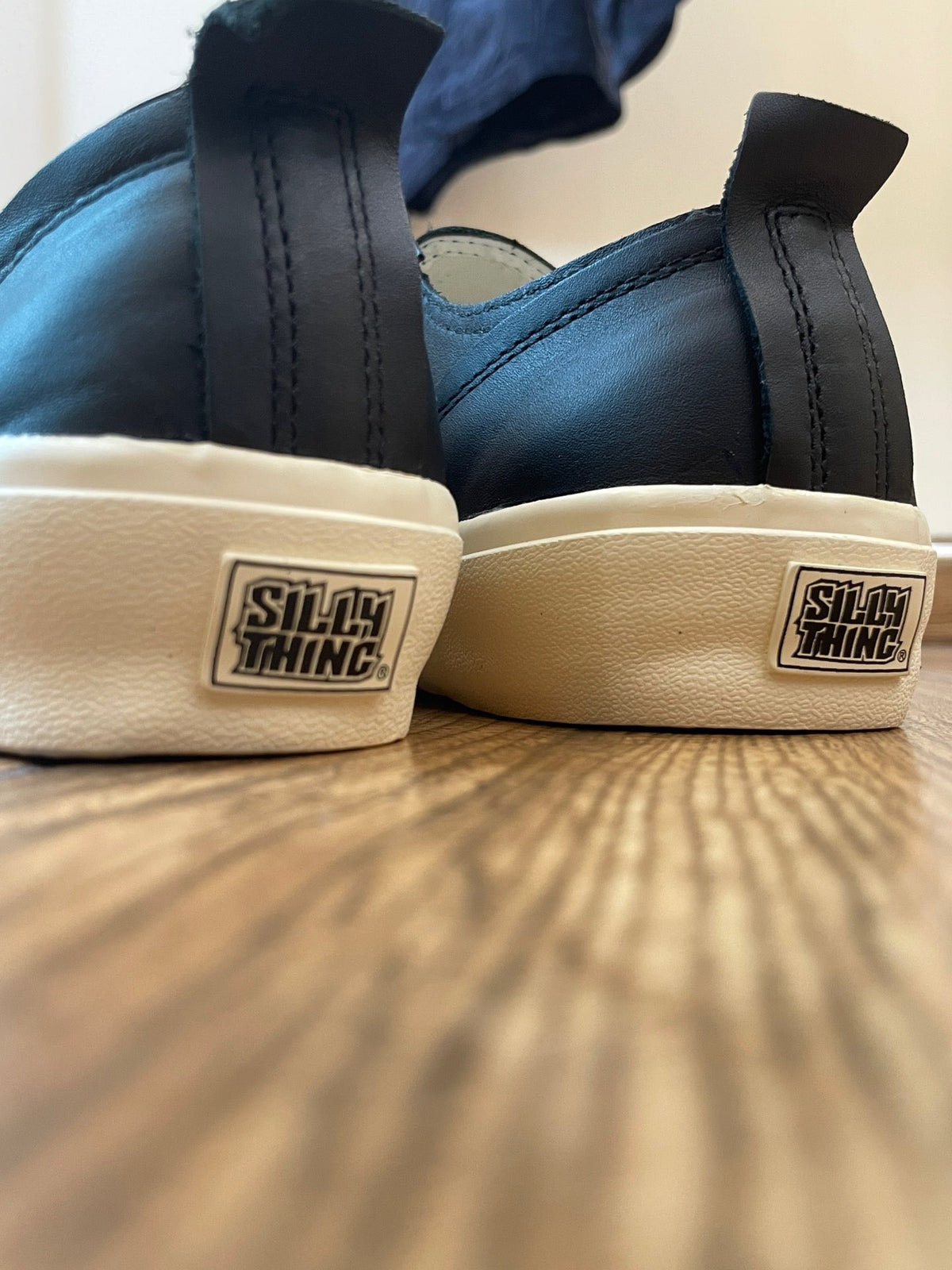 Schwarze Canvas-Low-Top-Sneaker mit Zehenkappe – Herren
