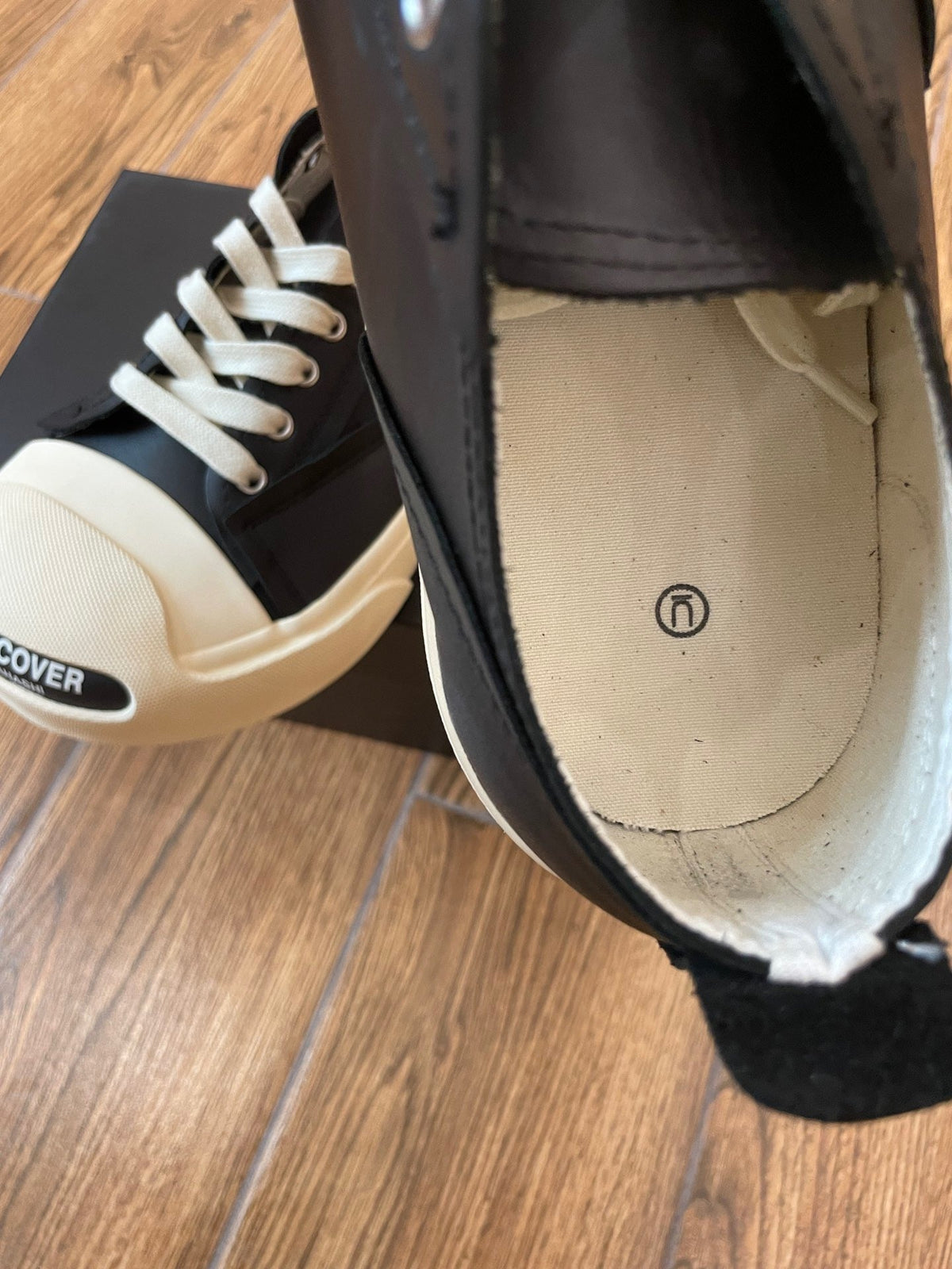 Schwarze Canvas-Low-Top-Sneaker mit Zehenkappe – Herren