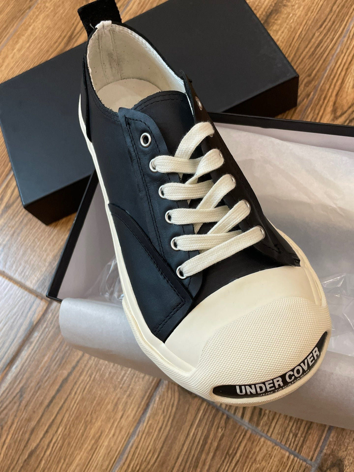 Schwarze Canvas-Low-Top-Sneaker mit Zehenkappe – Herren