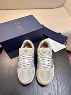 Mehrfarbige Turnschuhe