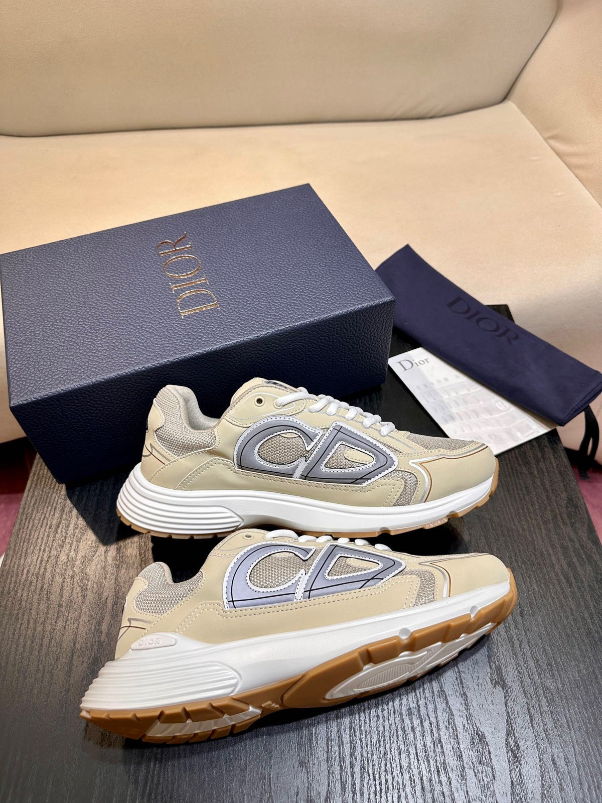 Mehrfarbige Turnschuhe
