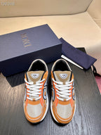 Mehrfarbige Turnschuhe