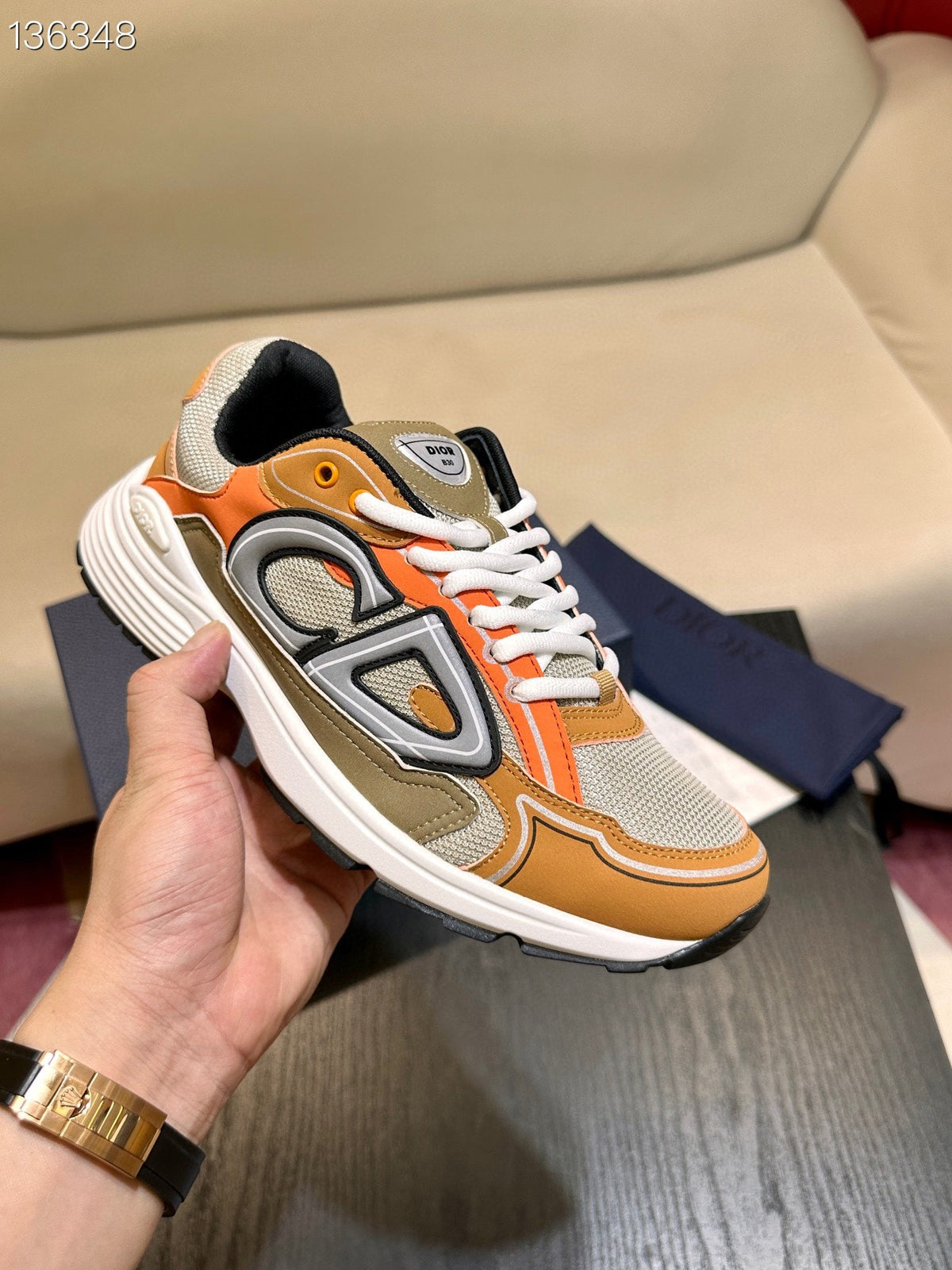 Mehrfarbige Turnschuhe