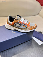Mehrfarbige Turnschuhe