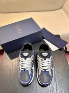 Mehrfarbige Turnschuhe