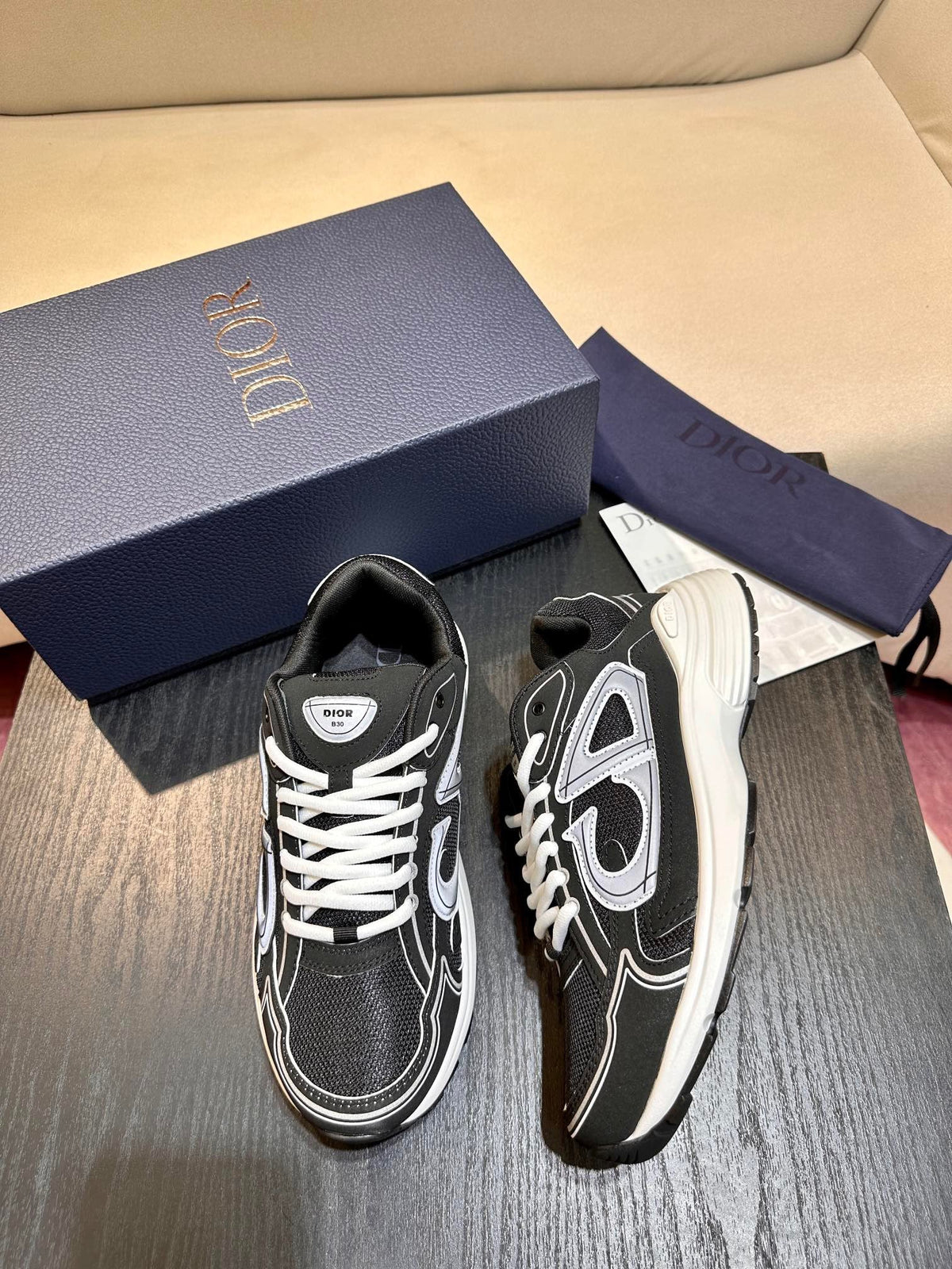 Mehrfarbige Turnschuhe