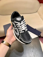 Mehrfarbige Turnschuhe