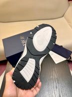 Mehrfarbige Turnschuhe