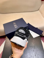 Mehrfarbige Turnschuhe