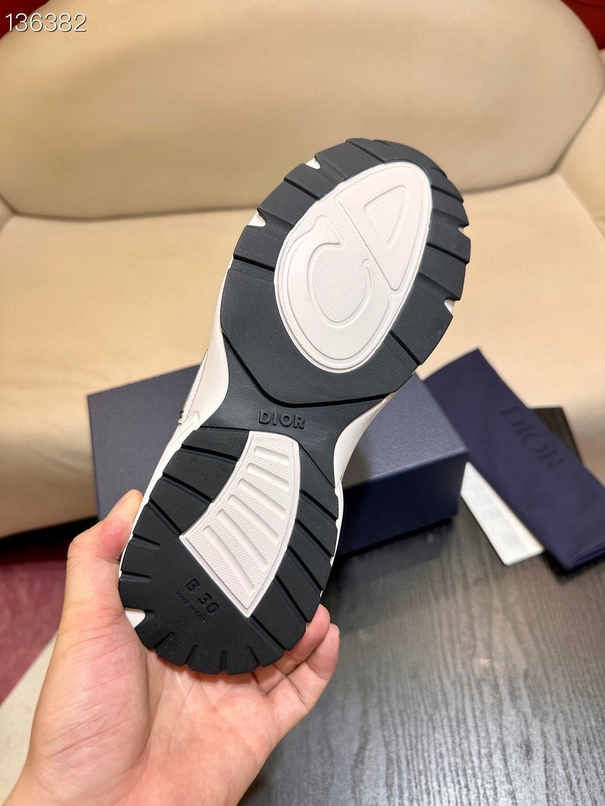 Mehrfarbige Turnschuhe