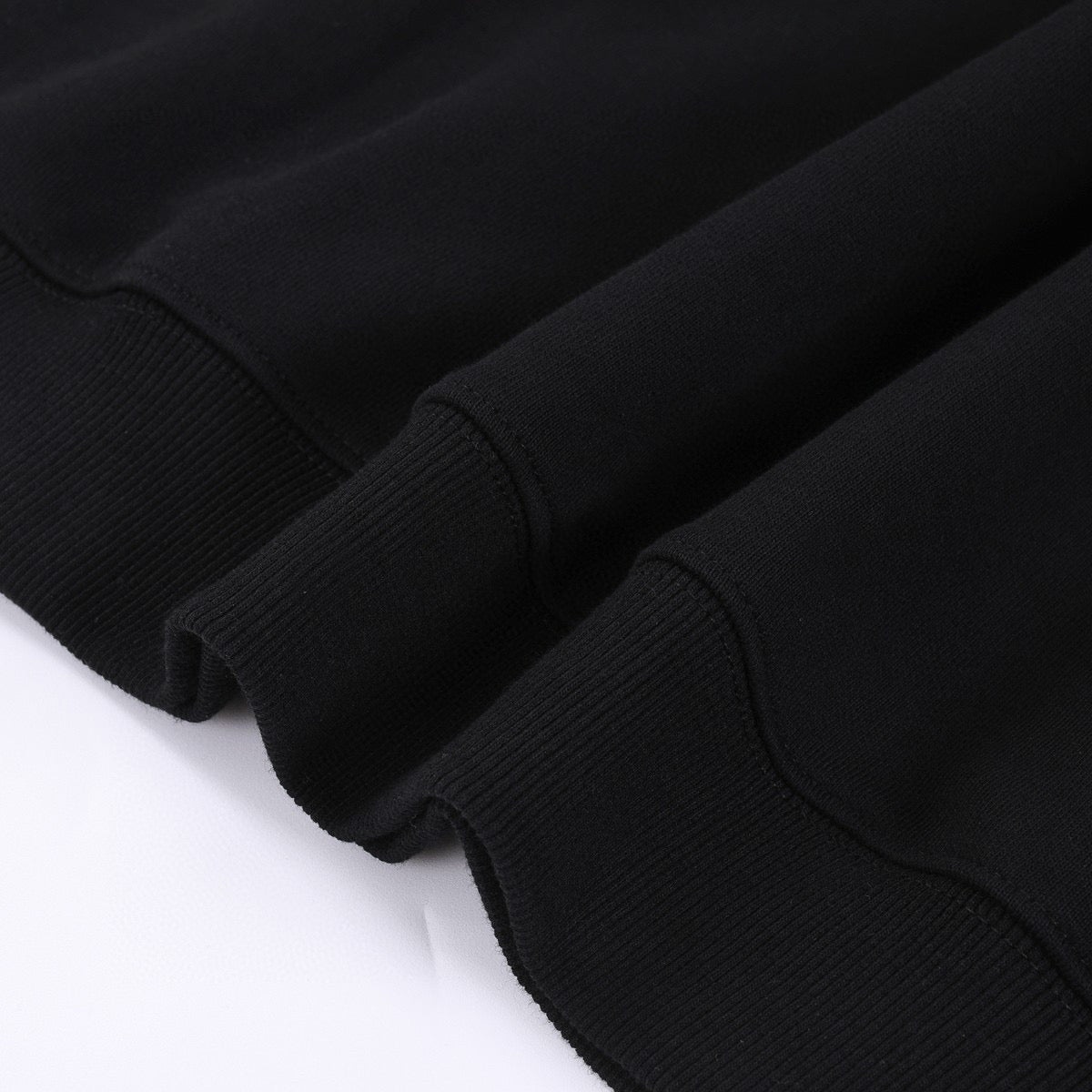 Schwarzes Baumwoll-Rundhals-Sweatshirt mit Dreieckslogo – Herren
