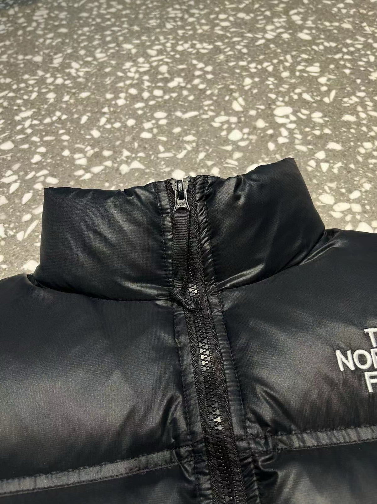Schwarz-weiße Pufferjacke – Herren