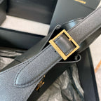 Schwarze Beuteltasche