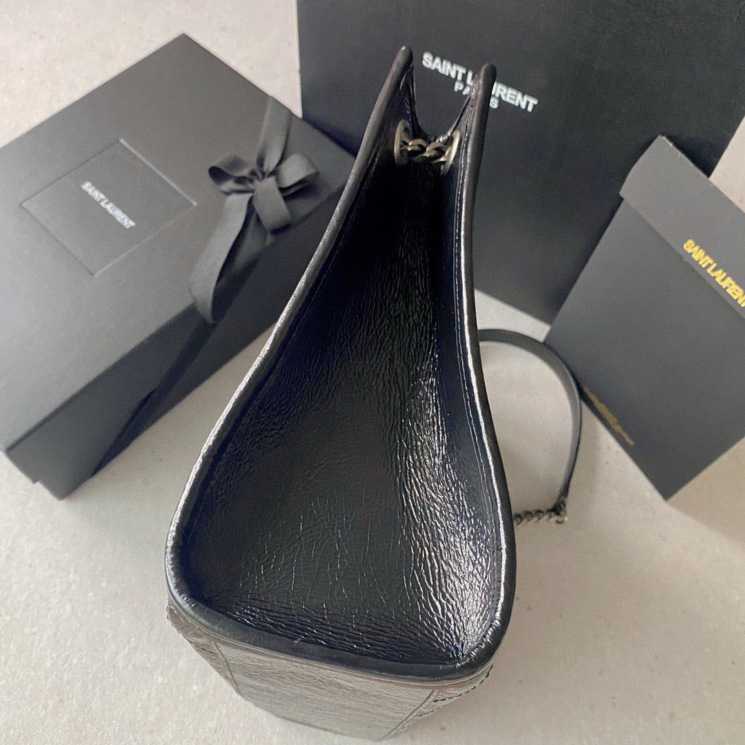 Niki Schultertasche mit Kette