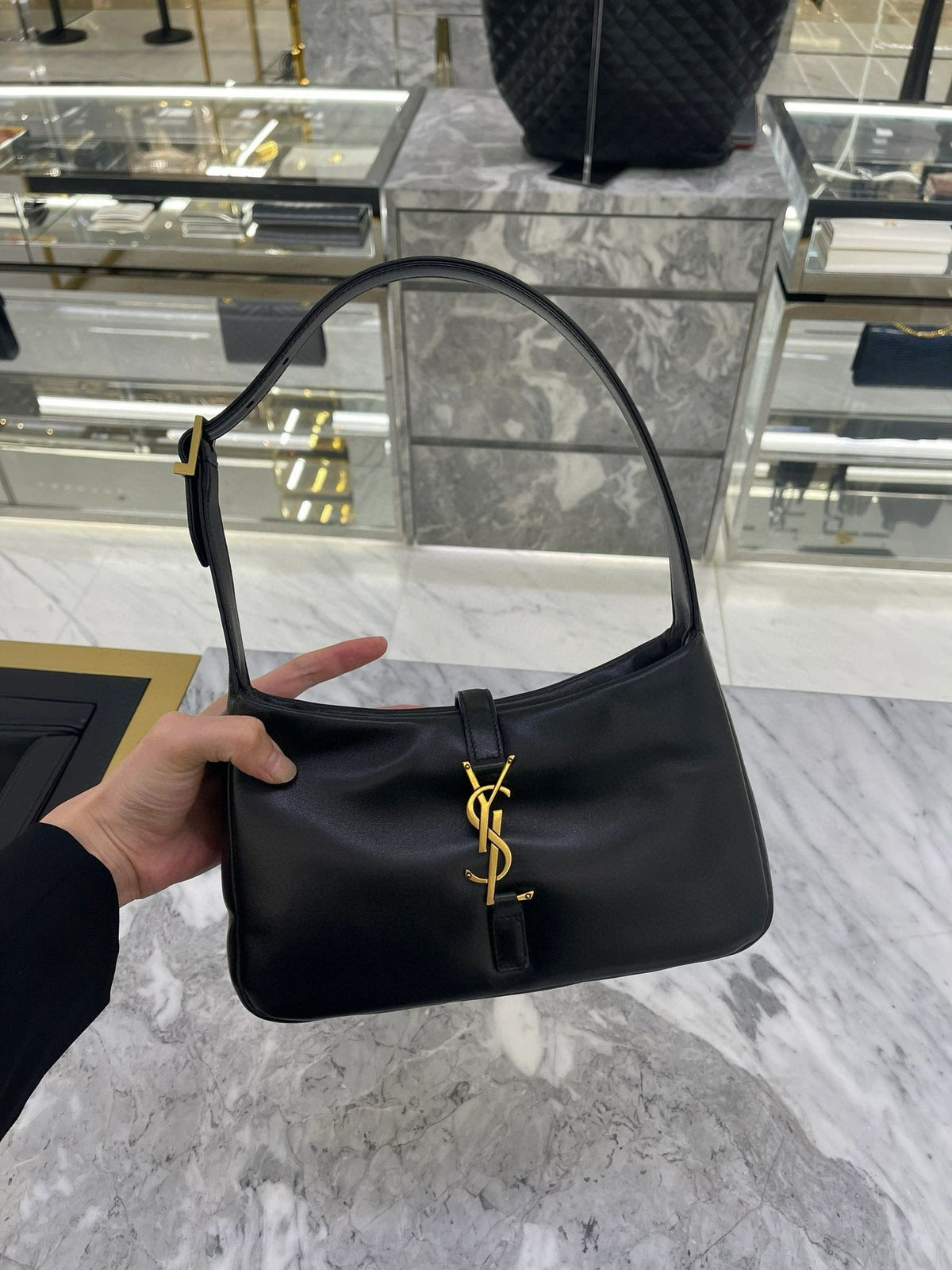 Le 5 à 7 Schultertasche