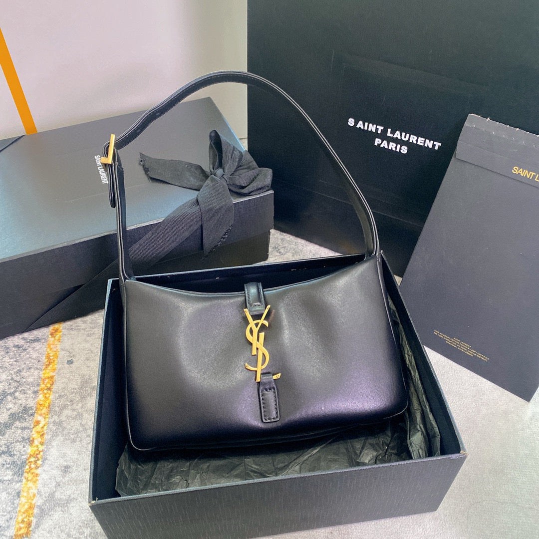 Le 5 à 7 Schultertasche