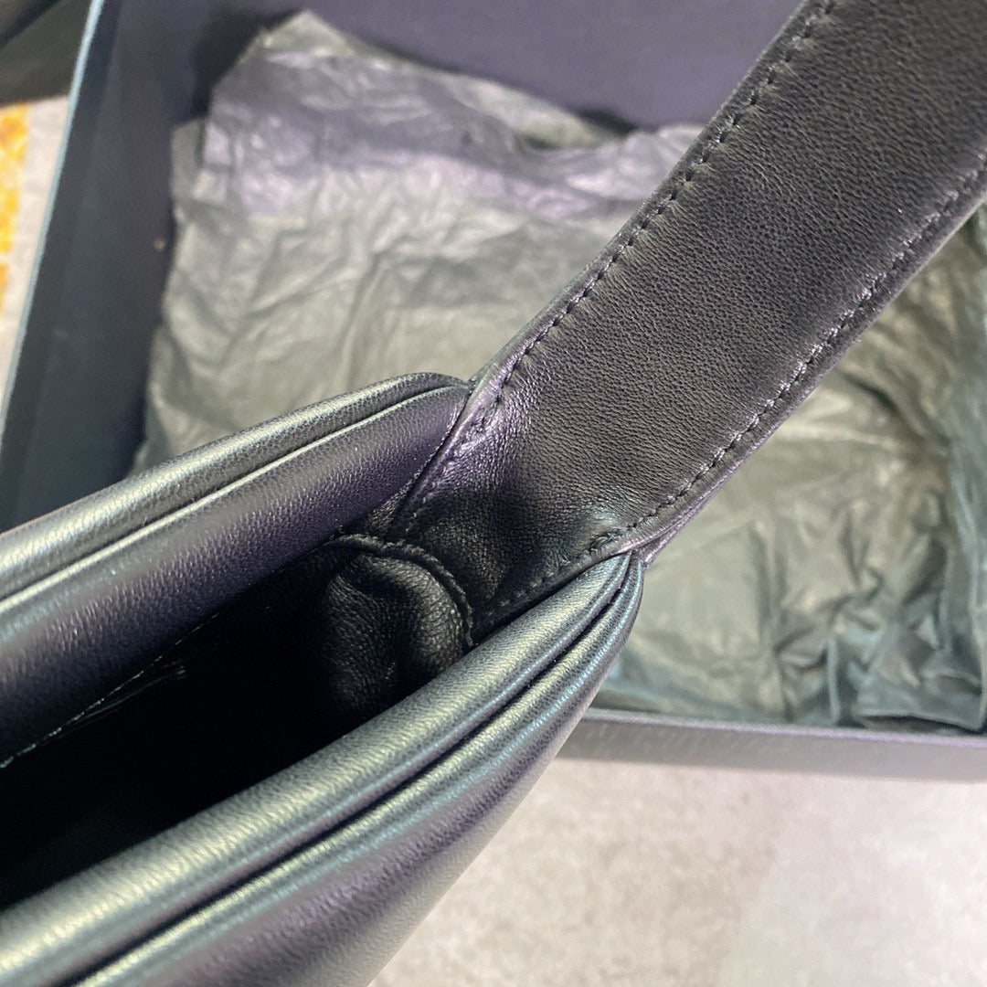 Le 5 à 7 Schultertasche