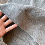 Grauer gestrickter Midi-Rock mit Querstreifen – Damen
