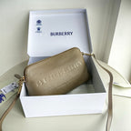 Schwarz-blaue Clutch