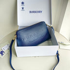 Schwarz-blaue Clutch
