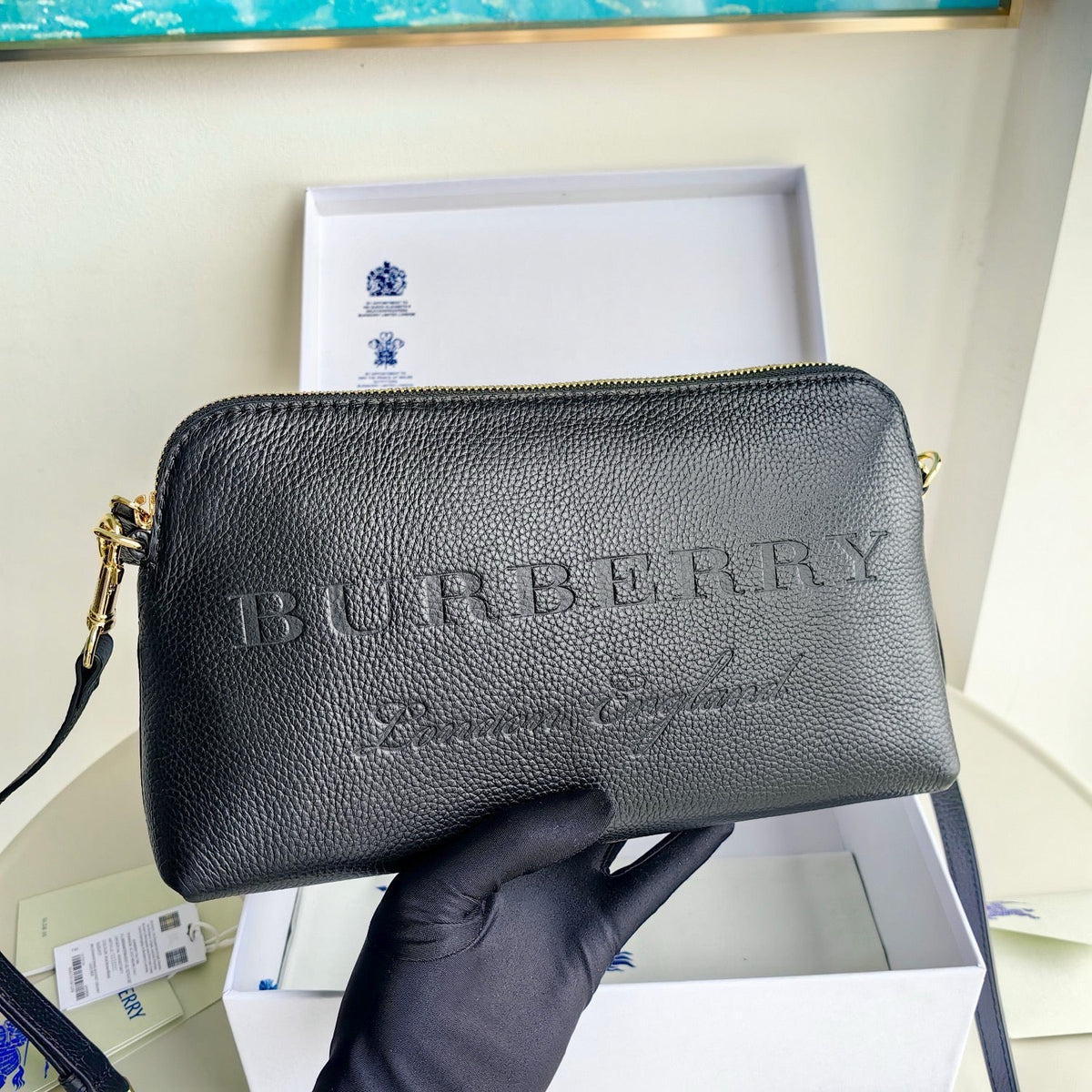 Schwarz-blaue Clutch
