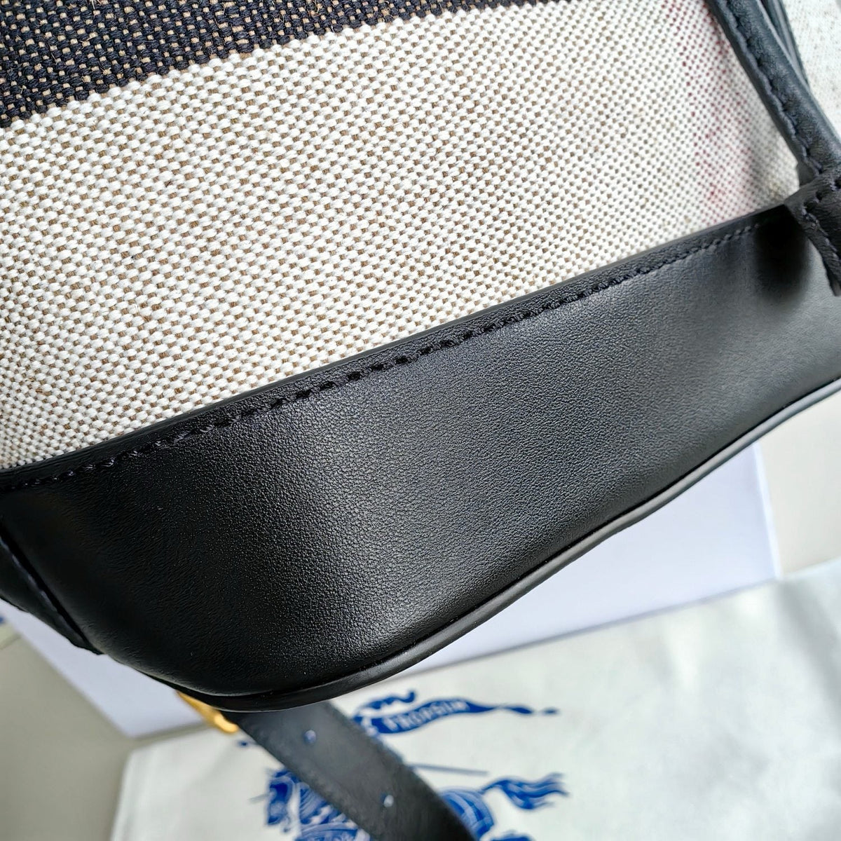 Mehrfarbige Beuteltasche