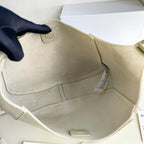 Schultertasche in Schwarz und Grün