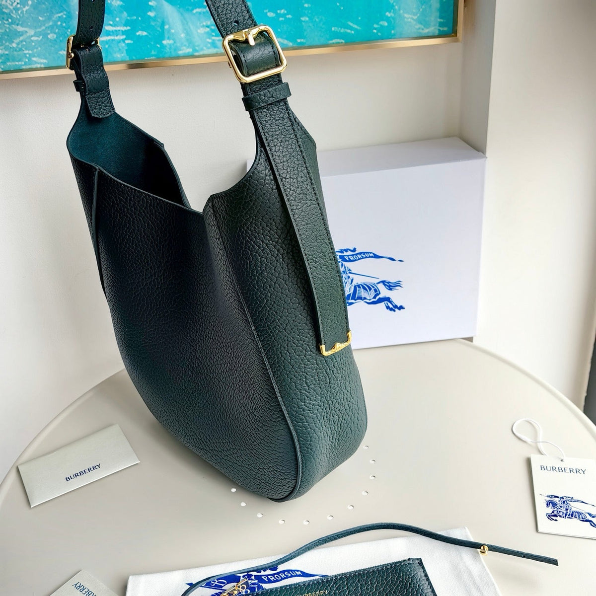 Schultertasche in Schwarz und Grün