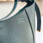 Schultertasche in Schwarz und Grün