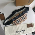 Mehrfarbige Gürteltasche