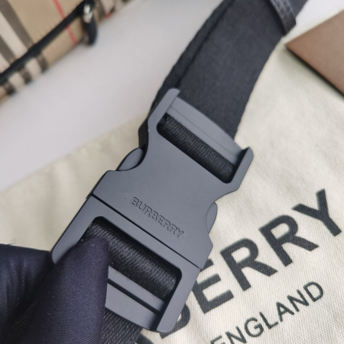 Mehrfarbige Gürteltasche