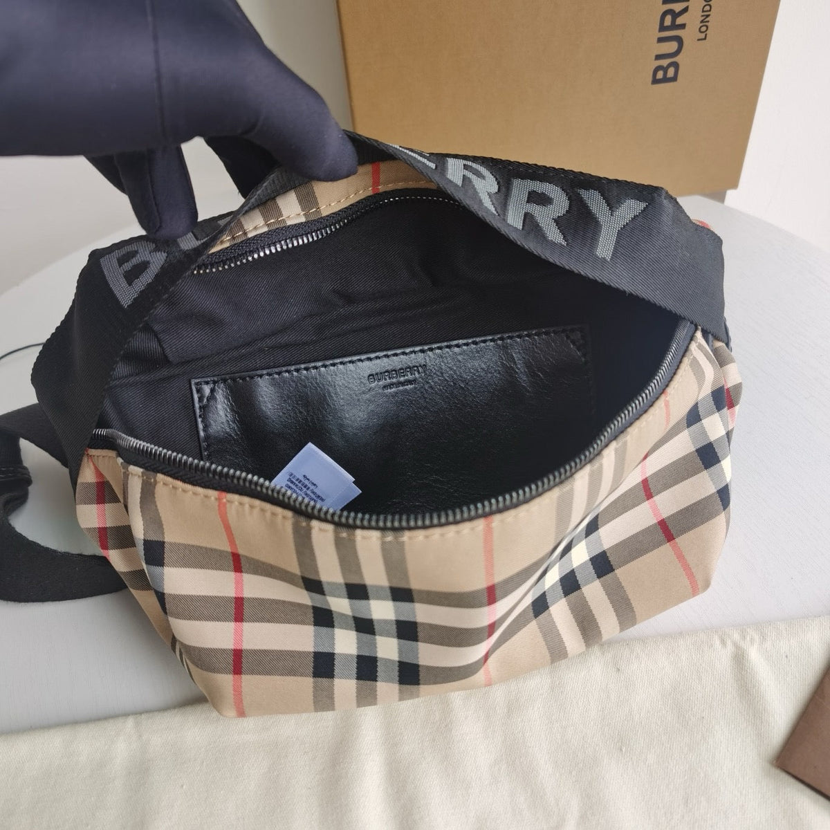 Mehrfarbige Gürteltasche