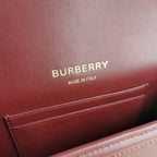 Schultertasche in Schwarz-Weiß