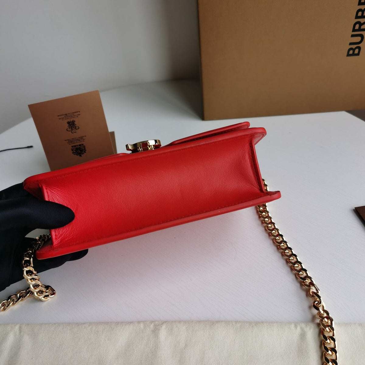 Schultertasche in Schwarz-Weiß