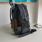 Schwarzer Rucksack