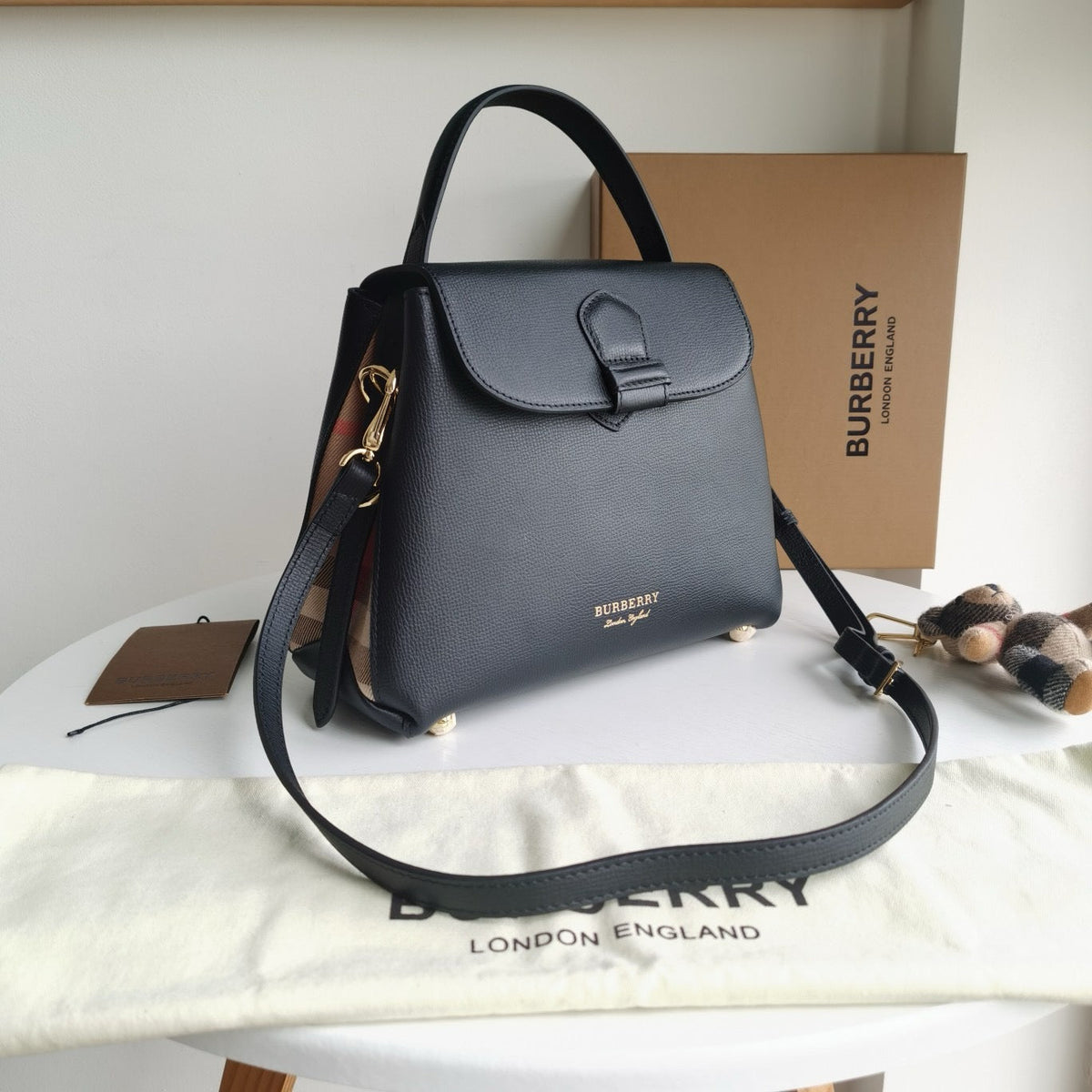 Schultertasche Schwarz und Grau