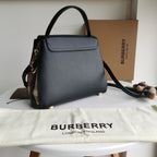 Schultertasche Schwarz und Grau
