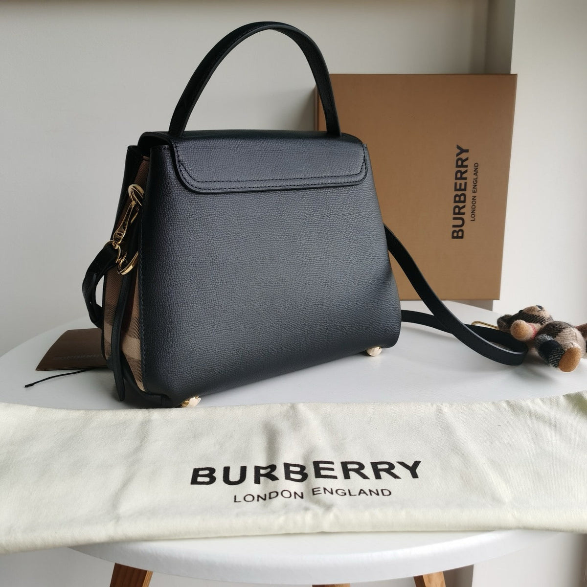 Schultertasche Schwarz und Grau