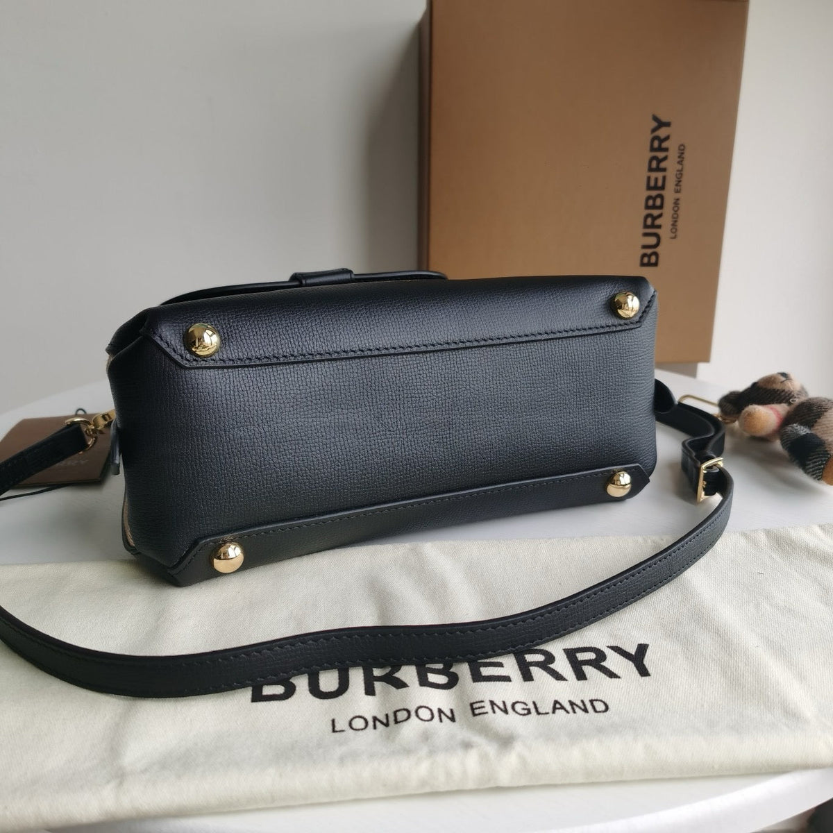 Schultertasche Schwarz und Grau